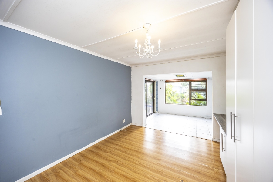 4 Bedroom Property for Sale in Nahoon Valley Park Eastern Cape